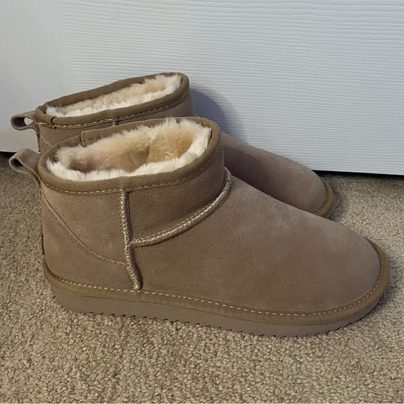 ugg style slippers - Picture 1 of 4